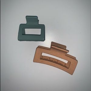 Universal thread claw clips